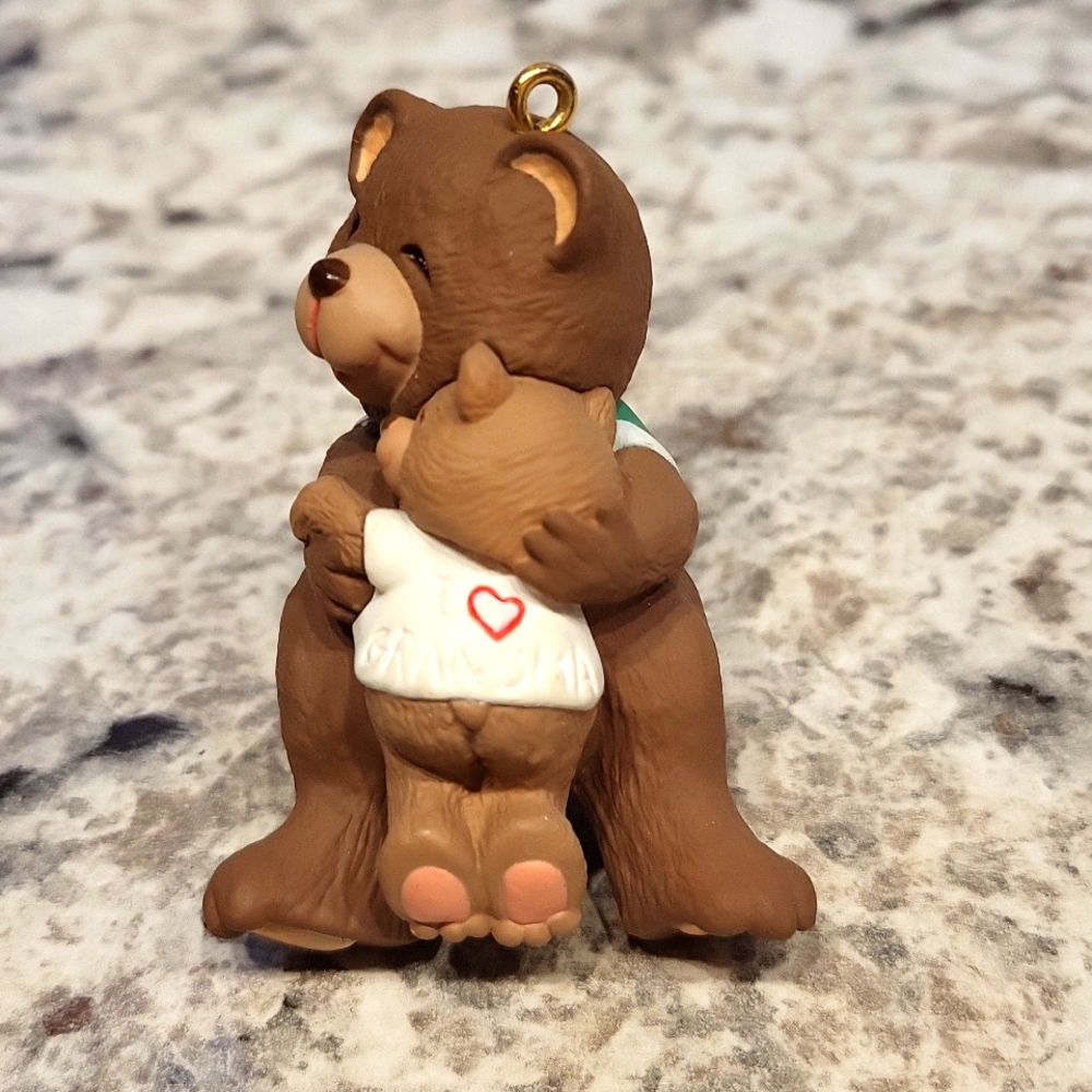Vintage Hallmark 1997 Grandma Bear Ornament - Picture 4 of 7